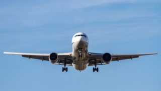 旭川空港発 東京 羽田空港着 飛行機予約 最安値比較 リバティウイング 国際線 国内線 飛行機の電話予約