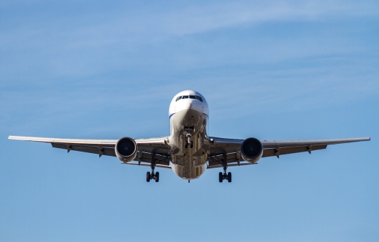 青森空港発 新千歳空港着 飛行機の電話予約 リバティウイング 国際線 国内線 飛行機の電話予約